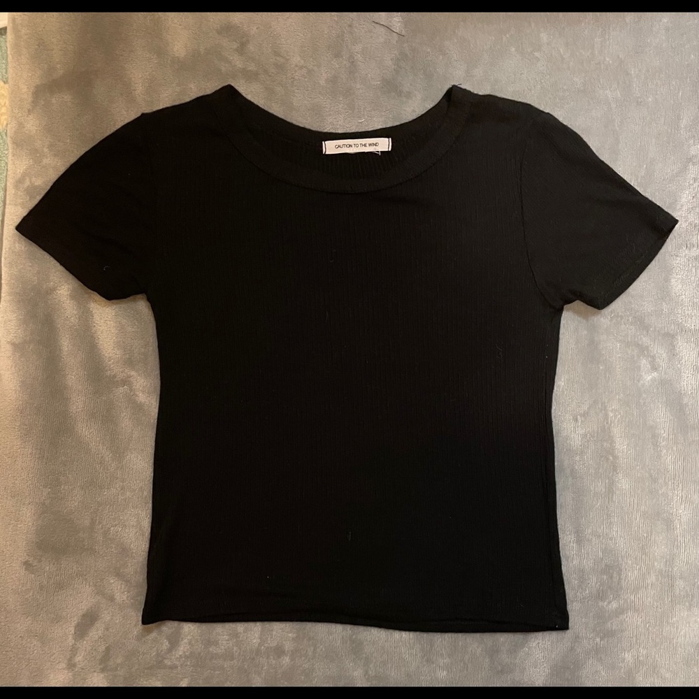 Black fitted tee